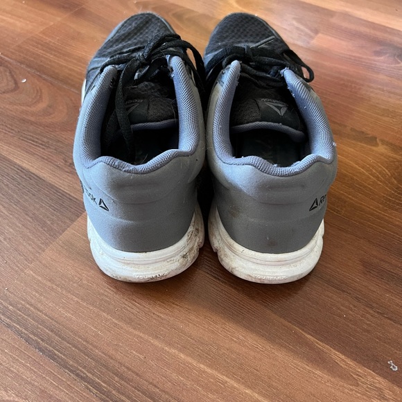 Reebok running shoes - Picture 3 of 5